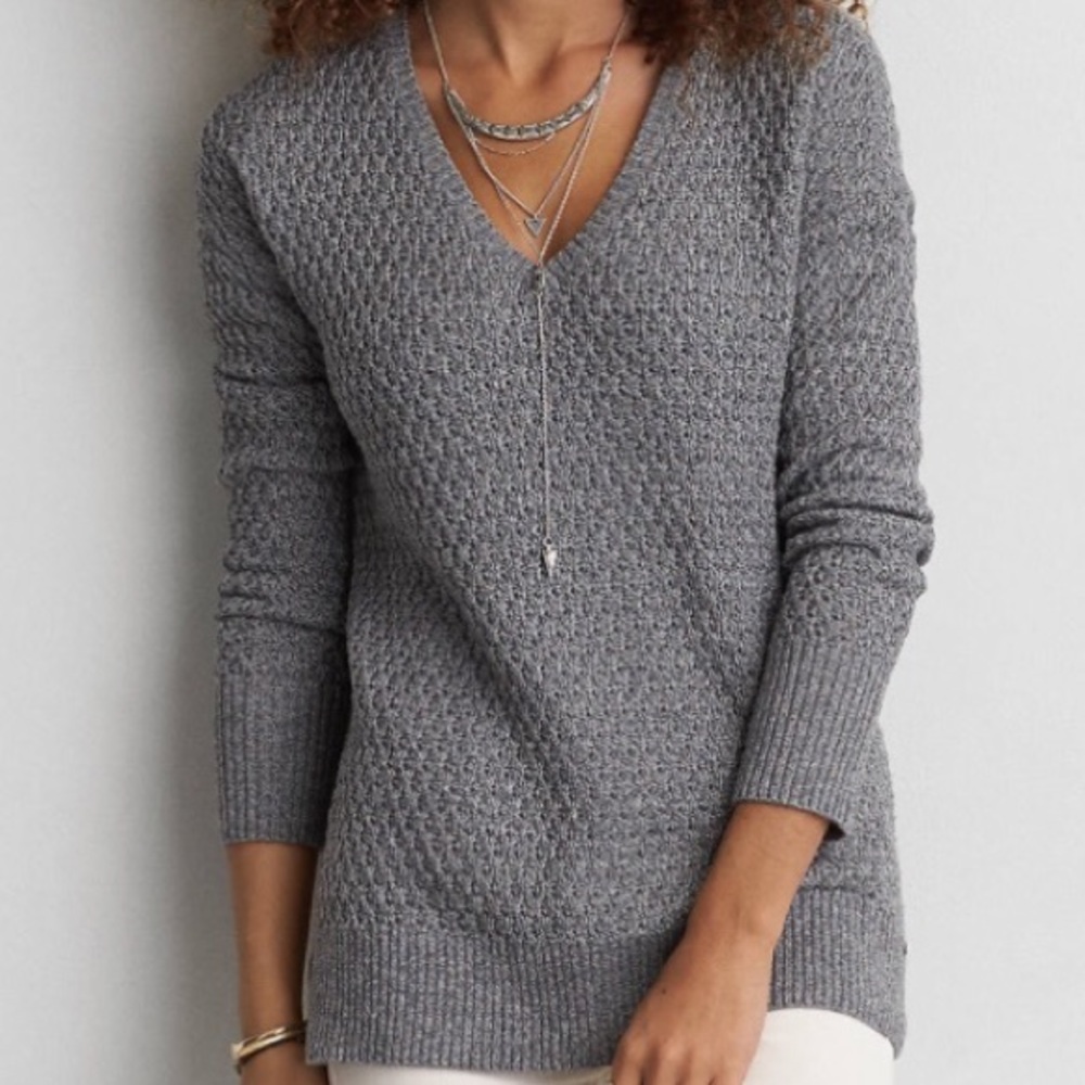 American Eagle grey vneck sweater